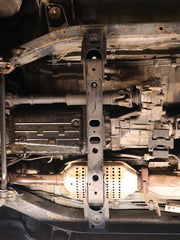 Load image into Gallery viewer, 3rd gen Toyota 4Runner without skid plates or catalytic converter protection
